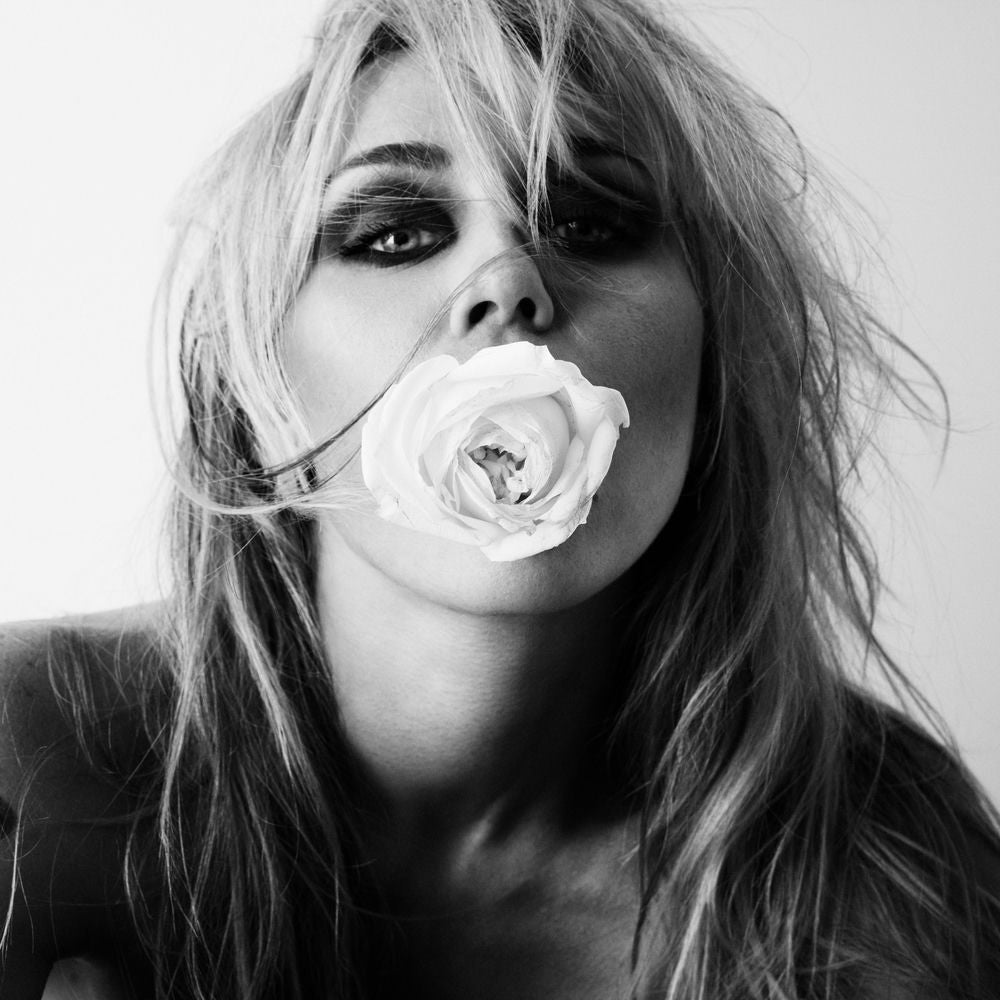 Miley Cyrus – Bass Persuades