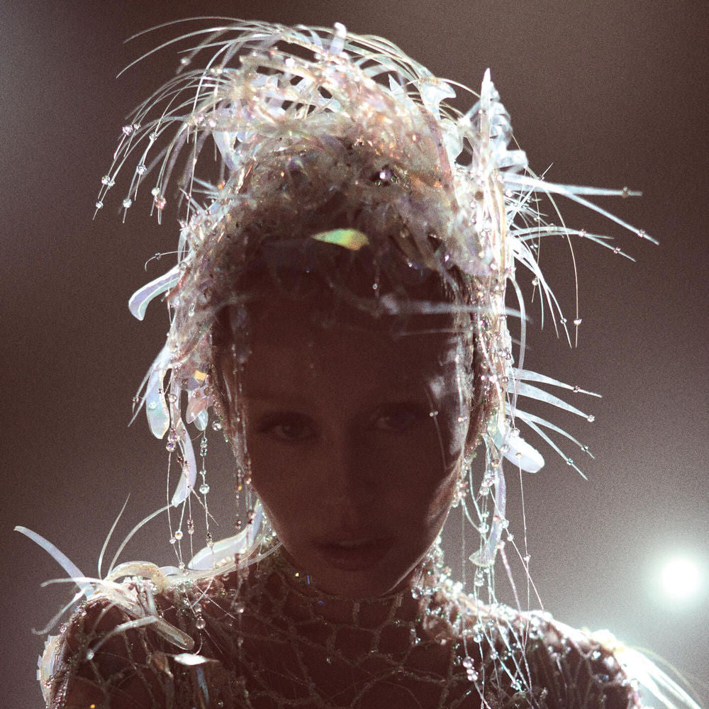 Miley Cyrus – Something Beautiful