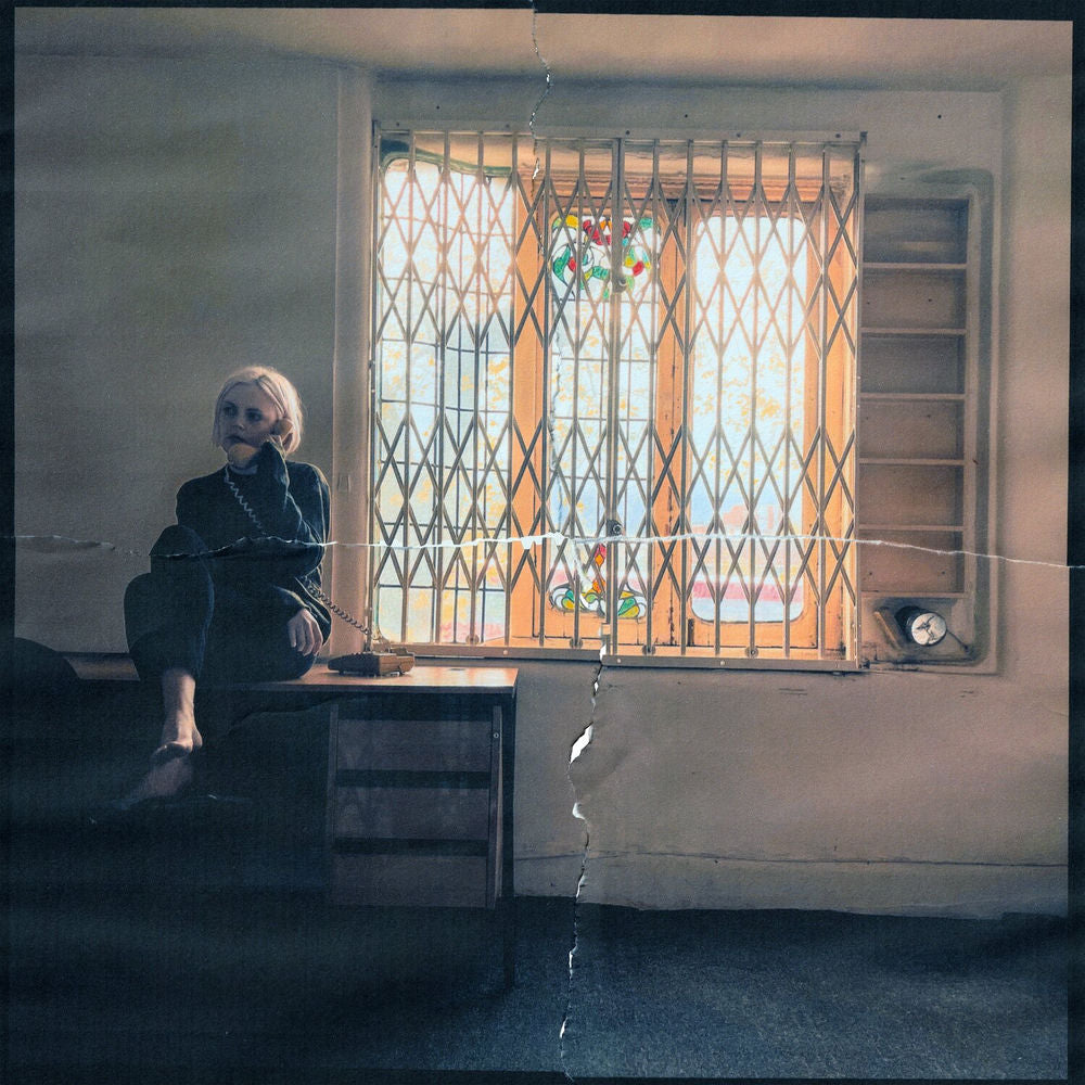 Desperate Journalist – No Hero