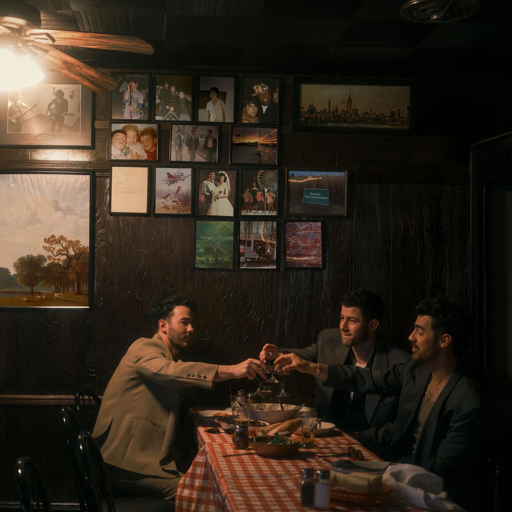 Jonas Brothers – Greetings From Your Hometown