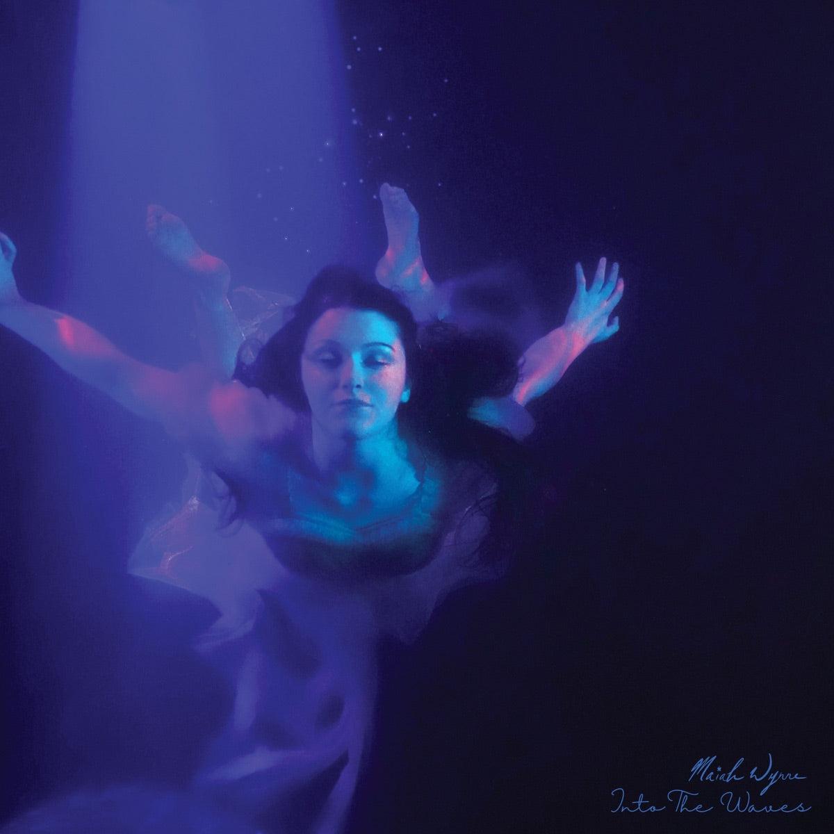 Maiah Wynne – Into The Waves