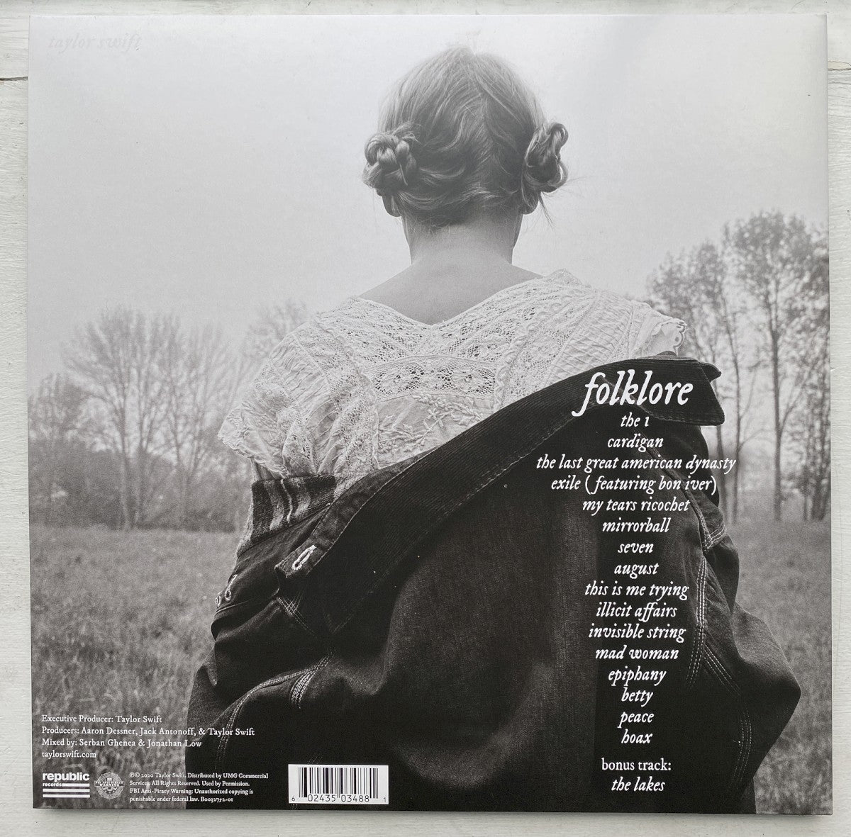 Taylor Swift – folklore — back cover