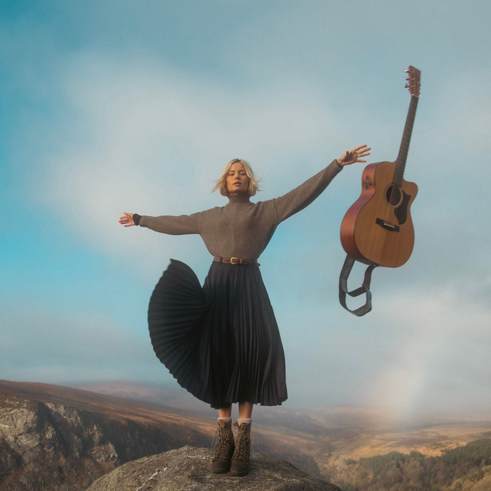 Nina Nesbitt – Mountain Music
