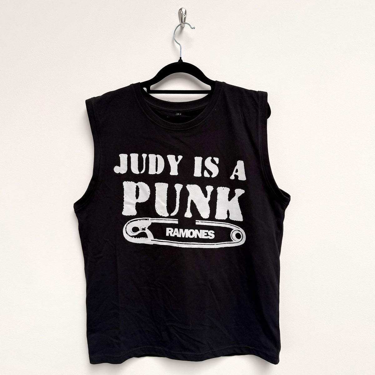 Ramones Unisex Tank T-Shirt: Judy (Black)