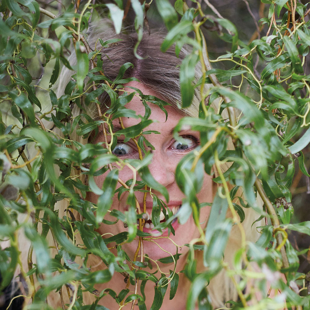 RosaLi – Bite Down